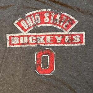 Gray Ohio State Buckeyes graphic t-shirt in size medium